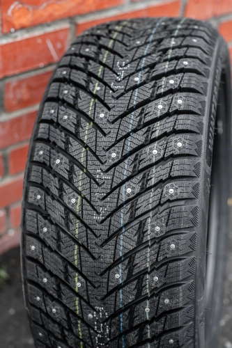 фото протектора и шины WINTERNOVA STUD II Шина ZMAX WINTERNOVA STUD II 275/35 R20 102T